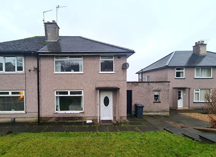 4 Bedroom Semi-Detached House To Rent In Slaidburn Drive, Hala, Lancaster, LA1