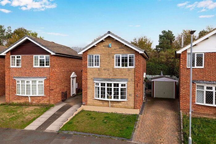3 Bedroom Detached House For Sale In Stone Brig Green, Rothwell, Leeds, LS26