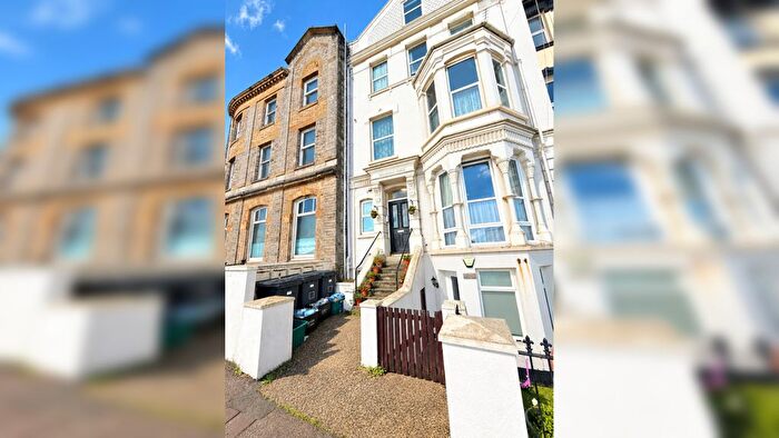 1 Bedroom Flat To Rent In Brookdale Terrace, Dawlish, EX7