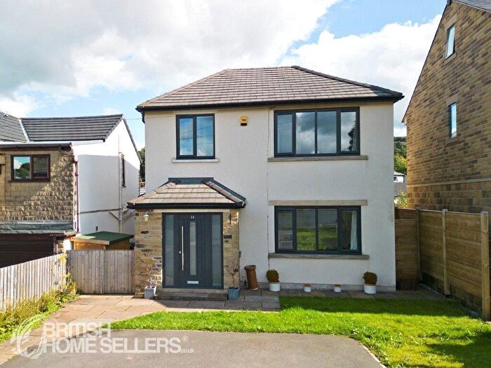 4 Bedroom Detached House For Sale In Cross Lane, Oxenhope, Keighley, West Yorkshire, BD22