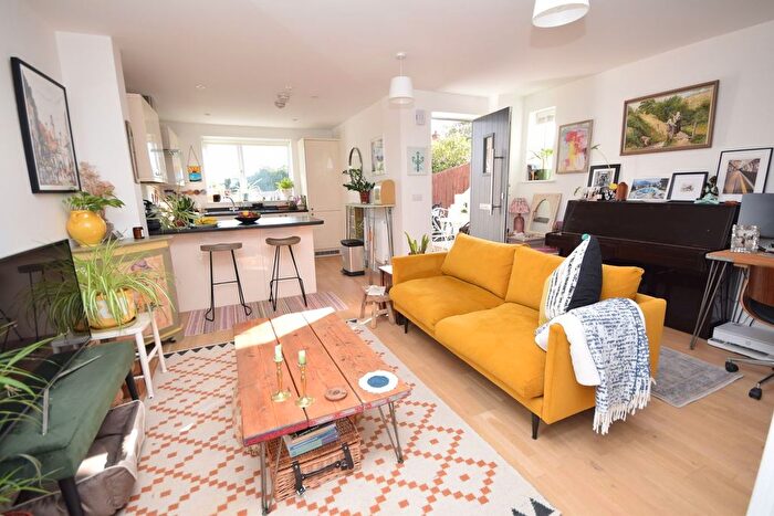1 Bedroom Flat For Sale In Bethel Lane, Farnham, GU9