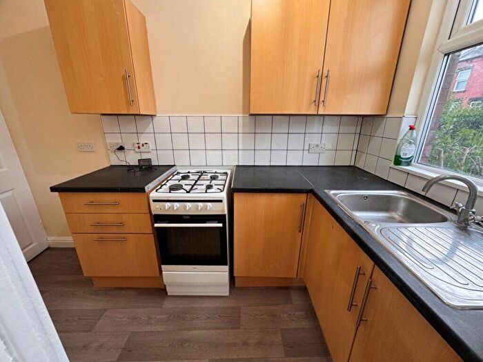 2 Bedroom Terraced House To Rent In Ashton Mount, Leeds, LS8