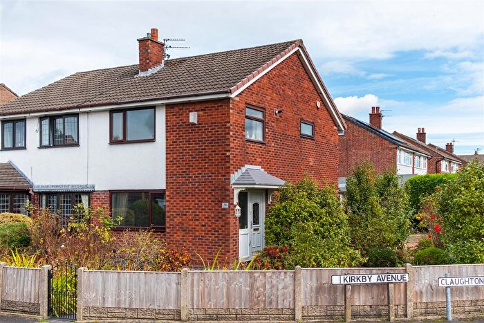3 Bedroom Semi-Detached House For Sale In Claughton Avenue, Leyland, PR25