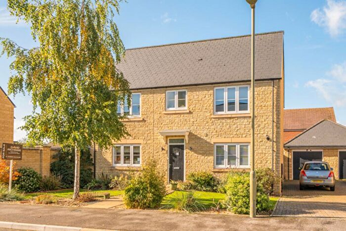 4 Bedroom Detached House For Sale In Shingleton Way, Bampton, Oxfordshire, OX18