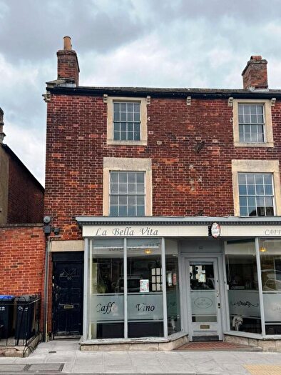 1 Bedroom Flat To Rent In Castle Street, Trowbridge, Wiltshire, BA14