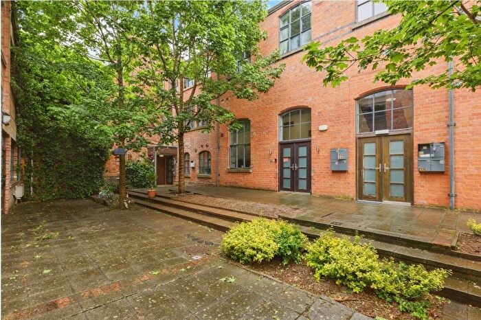 2 Bedroom Flat To Rent In New Street, Hinckley, LE10