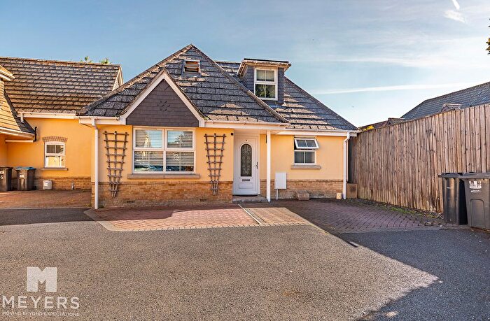 3 Bedroom Chalet For Sale In Northbourne Mews, Bournemouth, BH10
