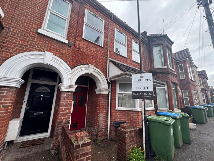2 Bedroom Flat To Rent In Rigby Road, Southampton, Hampshire, SO17