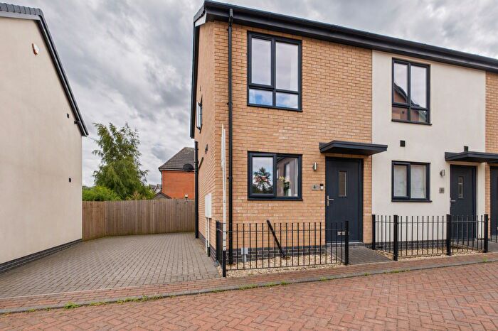 2 Bedroom End Of Terrace House For Sale In Grassfields Close, Scunthorpe, DN16