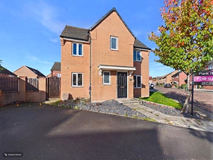 3 Bedroom Semi-Detached House For Sale In Stope Avenue, Kinsley, Pontefract, WF9