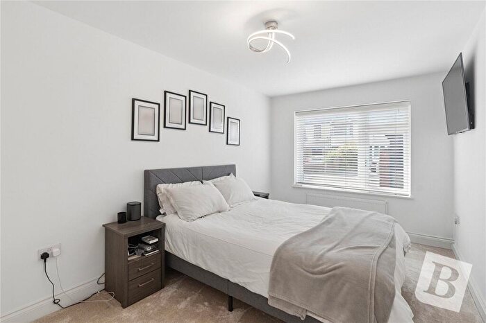 2 Bedroom Apartment For Sale In Three Oaks Court, Balgores Lane, Gidea Park, RM2