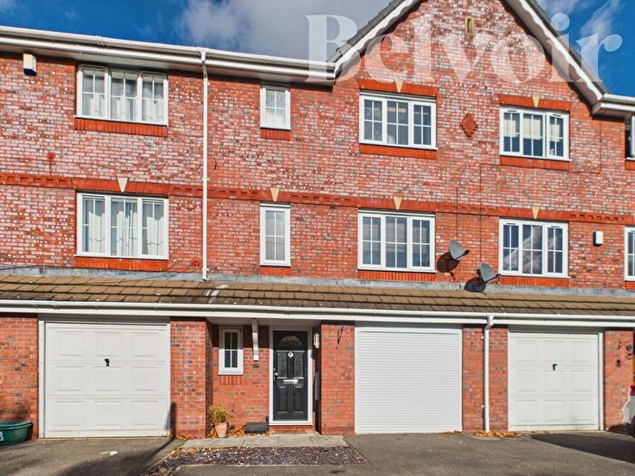 4 Bedroom Town House For Sale In Cowdery Heights, Old Basing, Basingstoke, RG24