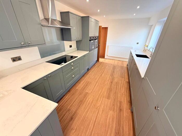 5 Bedroom Detached House For Sale In Beach Road, Scratby, NR29