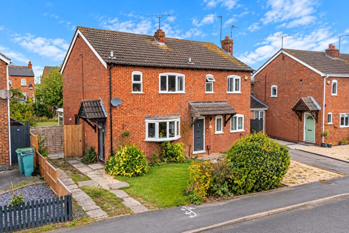 3 Bedroom Semi-Detached House For Sale In Underwood Drive, Stoney Stanton, Leicester, Leicestershire, LE9