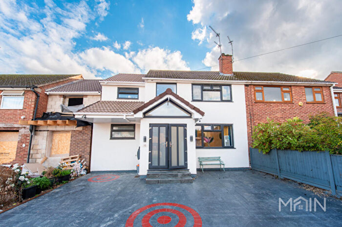 5 Bedroom Semi-Detached House For Sale In Heddington Way, Wigston, LE2