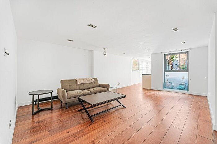 1 Bedroom Flat For Sale In Hoxton Square, London, N1