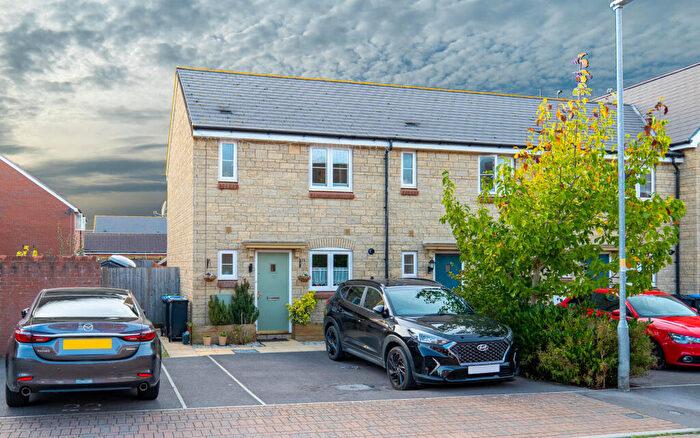 2 Bedroom End Of Terrace House For Sale In Linnet Lane, Melksham, SN12