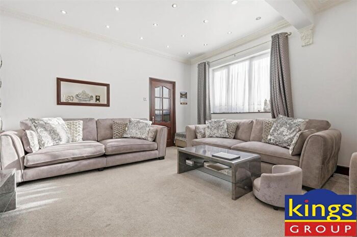 3 Bedroom Bungalow For Sale In Leopold Road, Walthamstow, E17