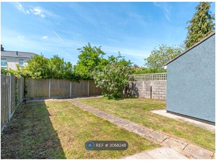 3 Bedroom Semi-Detached House To Rent In Dingle Close, Bristol, BS9
