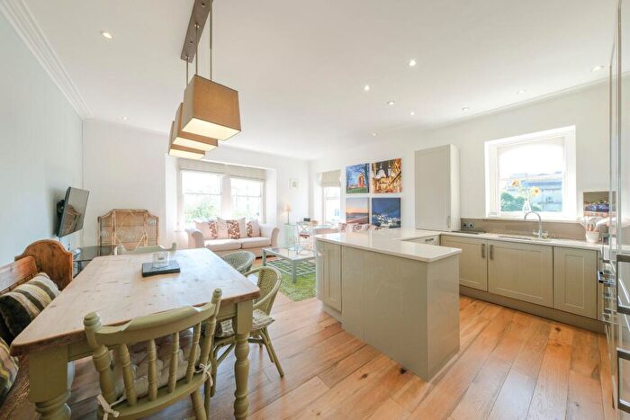 2 Bedroom Flat For Sale In Pembroke Road, Clifton, Bristol, BS8