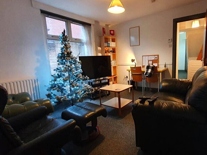 2 Bedroom Flat To Rent In Miskin Street (Flat A), Cathays, Cardiff, CF24