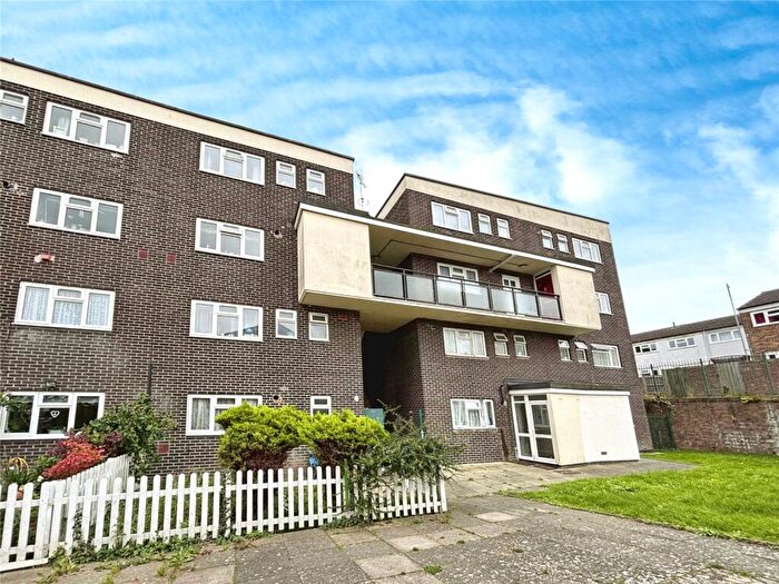 3 Bedroom Flat For Sale In Oakum Court, Shipwrights Avenue, Chatham, Kent, ME4