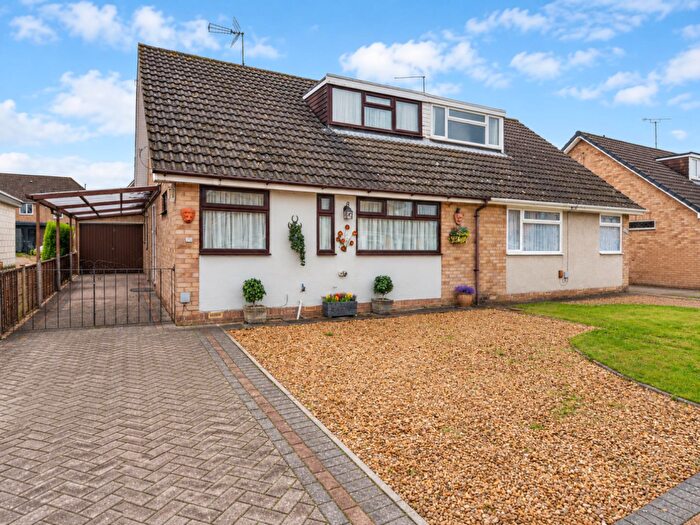 3 Bedroom Semi-Detached House For Sale In Martins Lane, Hardingstone, Northampton, NN4