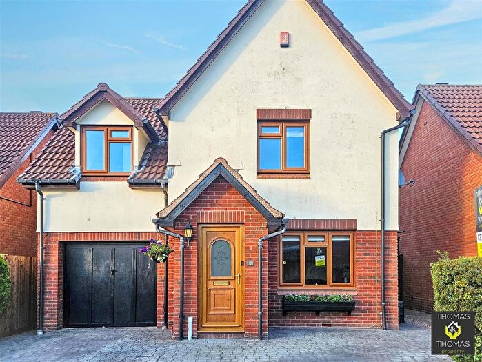 3 Bedroom Detached House For Sale In James Way, Hucclecote, GL3