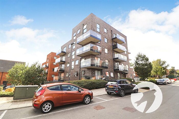 2 Bedroom Flat For Sale In Dell View Road, Erith, DA8