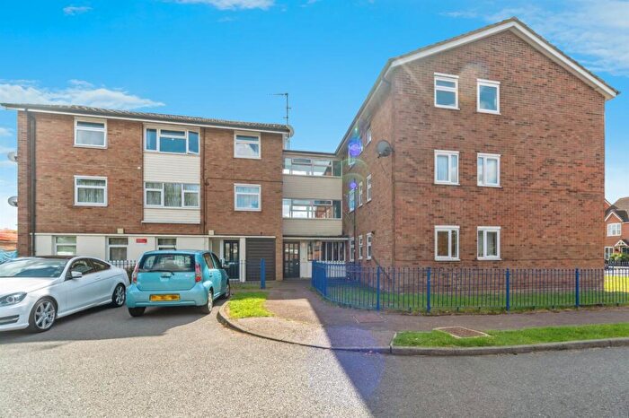 3 Bedroom Flat For Sale In Williamson Road, Kempston, Bedford, MK42