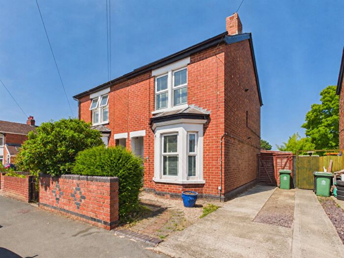 3 Bedroom Semi-Detached House For Sale In Sisson Road, Elmbridge, Gloucester, GL2