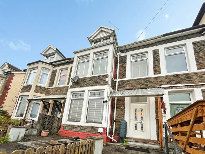 5 Bedroom House To Rent In Tyfica Road, CF37