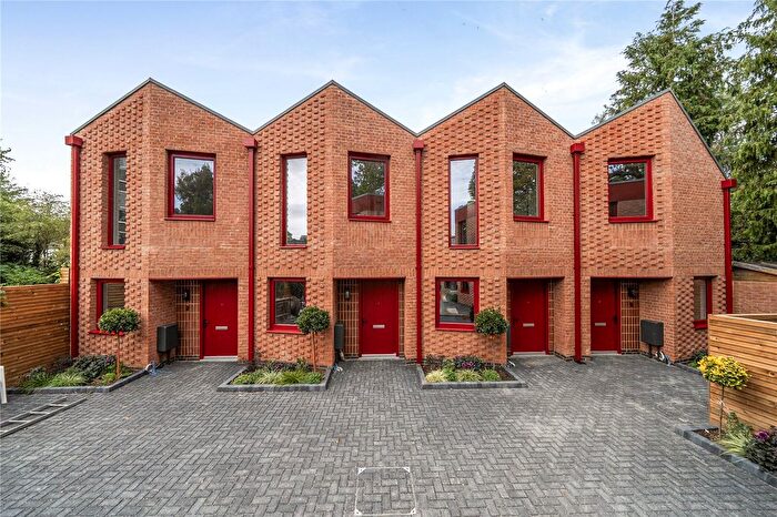 2 Bedroom Detached House For Sale In Oak Mews, Fortis Green, London, N2