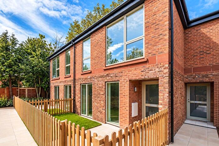 3 Bedroom Terraced House For Sale In Surrey, GU22