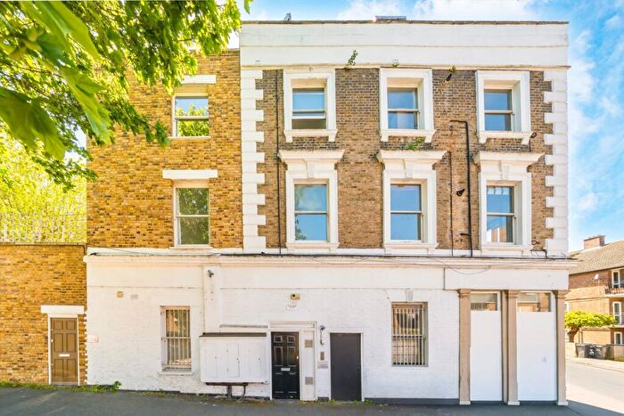 2 Bedroom Flat For Sale In Campshill Road, Lewisham, SE13