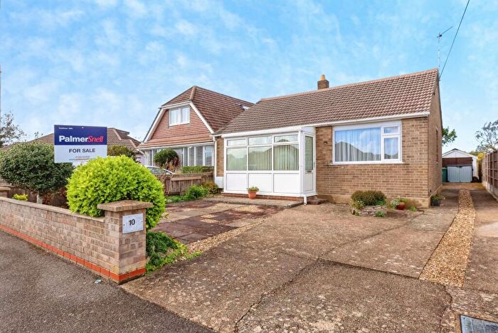 2 Bedroom Bungalow For Sale In Winspit Close, Poole, Dorset, BH15