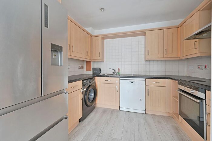 2 Bedroom Flat For Sale In Omega Court, Watford, WD18