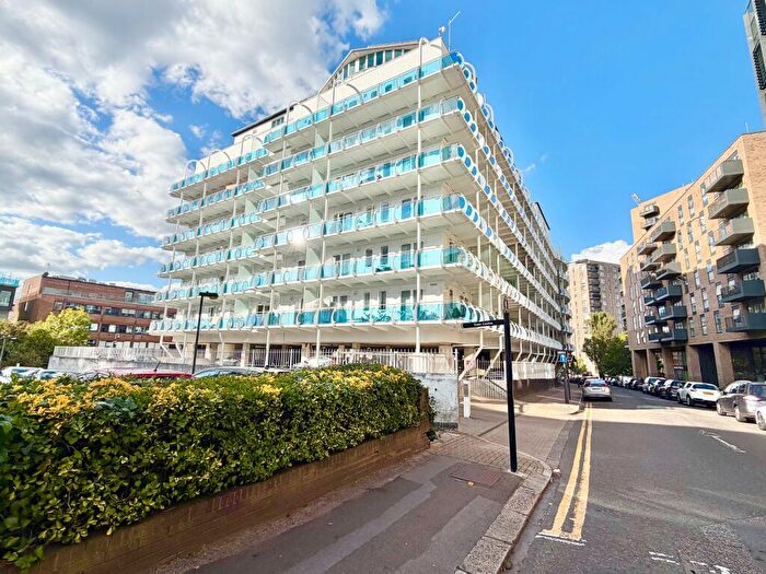 2 Bedroom Flat To Rent In Platinum House, Lyon Road, Harrow, HA1