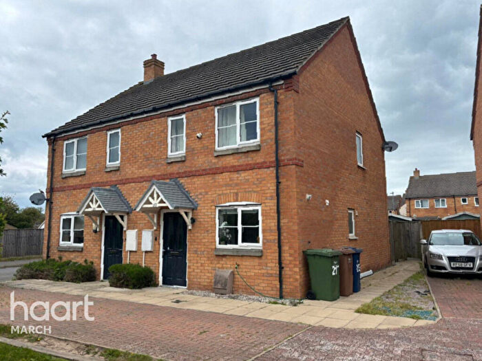 2 Bedroom Semi-Detached House For Sale In New Road, Chatteris, PE16