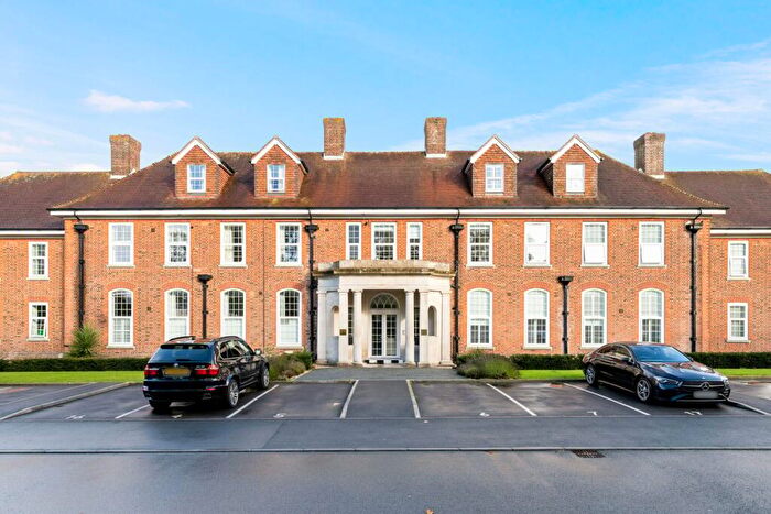 3 Bedroom Flat For Sale In Major Close, Folkestone, CT20