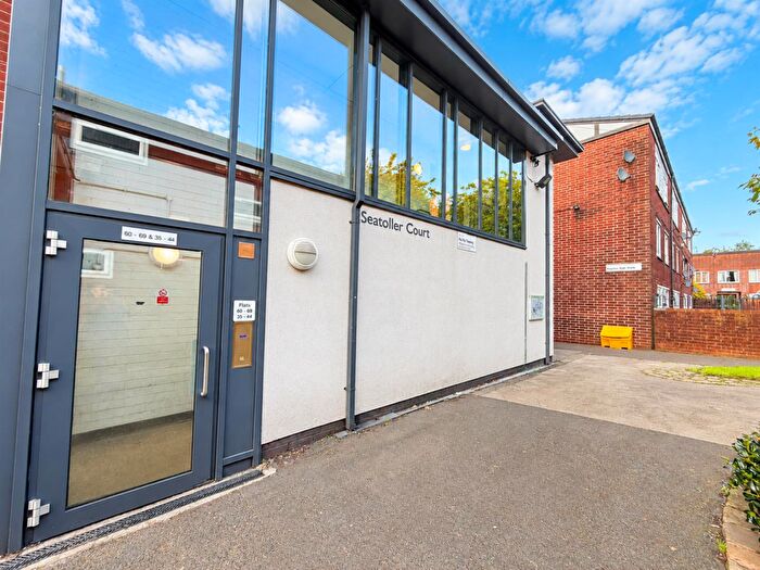 2 Bedroom Flat For Sale In Seatoller Court, Royton, Oldham, OL2