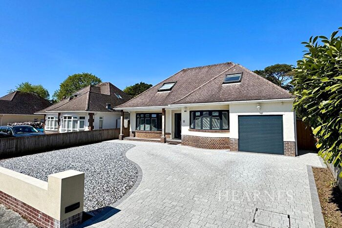 4 Bedroom Chalet For Sale In Dulsie Road, Talbot Woods, Bournemouth, BH3