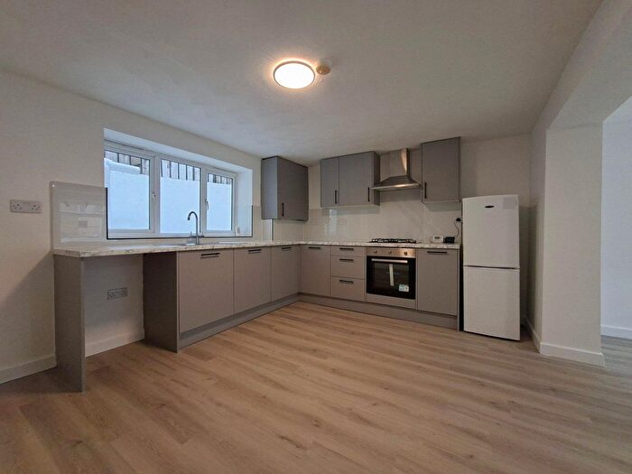 2 Bedroom Maisonette To Rent In Brookhill Road, London, SE18
