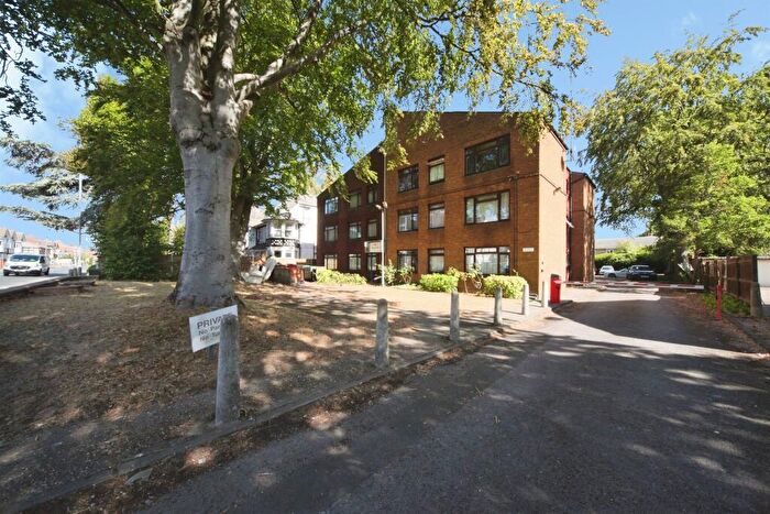 2 Bedroom Flat For Sale In Marsh Road, Luton, LU3