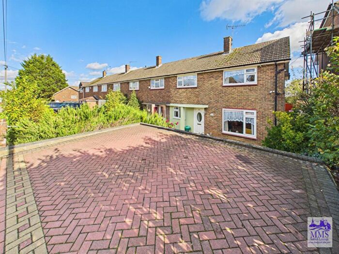 4 Bedroom End Of Terrace House For Sale In Seagull Road, Strood, ME2