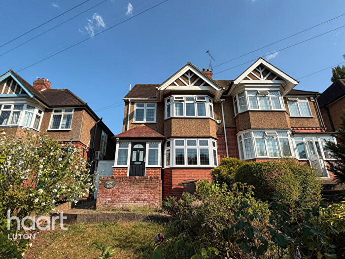 4 Bedroom Semi-Detached House For Sale In Cutenhoe Road, Luton, LU1