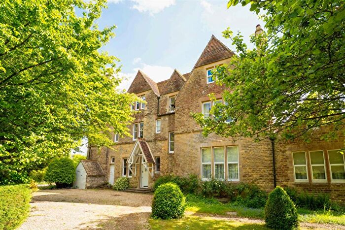 3 Bedroom Apartment For Sale In Eastleach, Gloucestershire, GL7