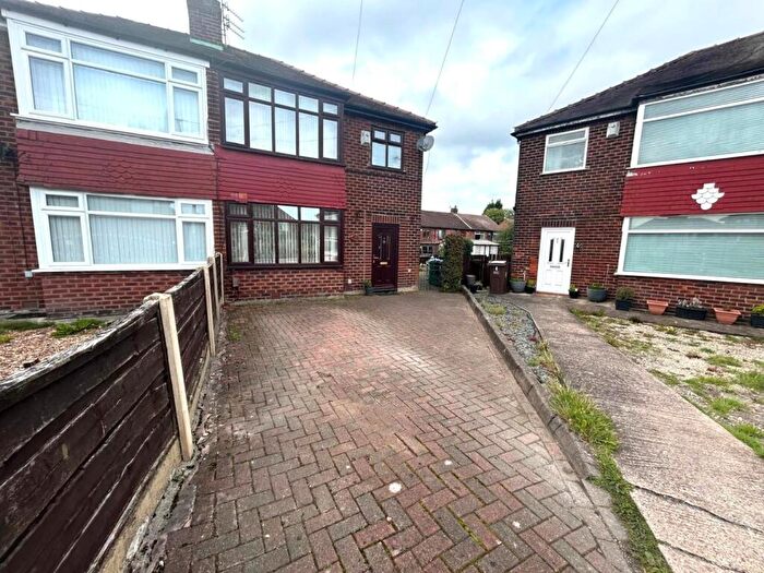 3 Bedroom Property To Rent In Louvaine Close, Manchester, M18