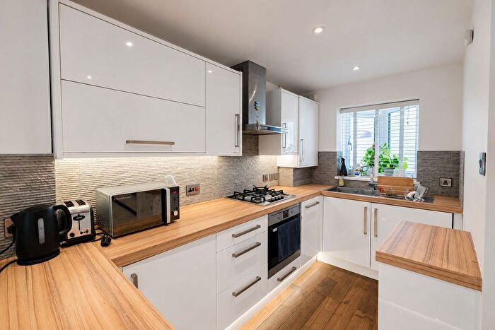 2 Bedroom End Of Terrace House To Rent In Eyston Drive, Weybridge, KT13