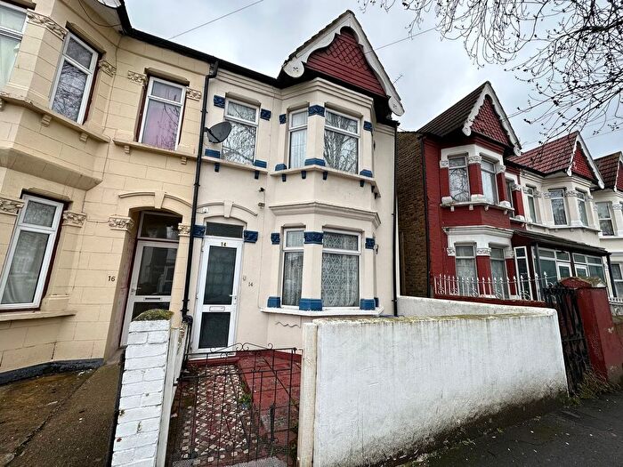 4 Bedroom Terraced House To Rent In Oswald Road, Southall, UB1